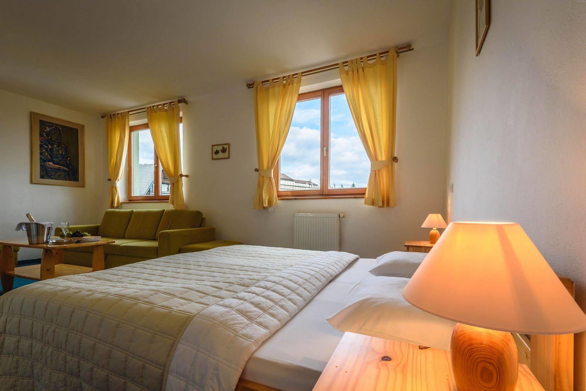 Hotel Villa Siesta Високе-Татри Экстерьер фото